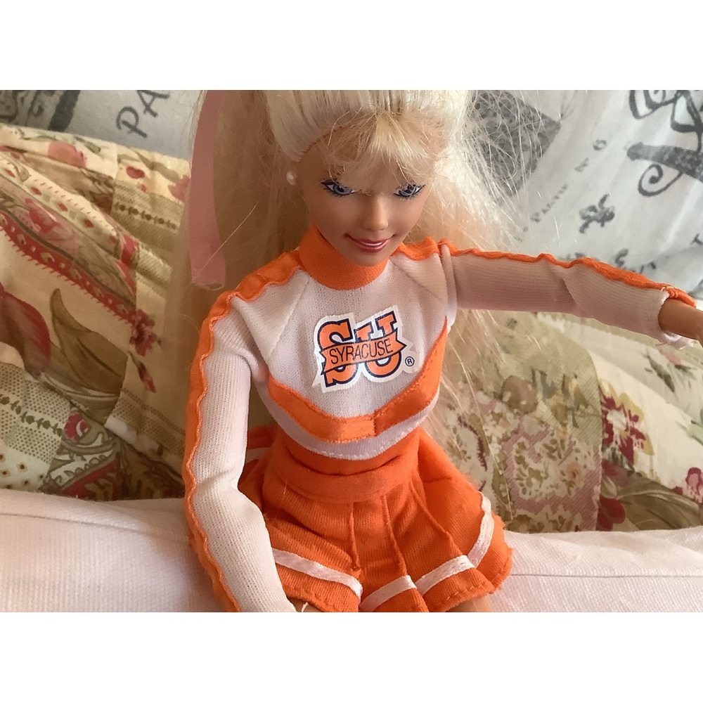 💚Barbie in Syracuse University cheerleading outfit..